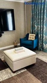Cheerful 3 bedroom Townhouse with free parking. - Image 1