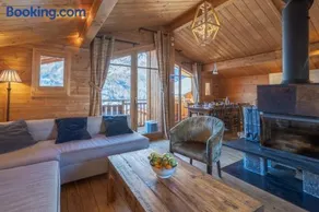 Cosy 4 bedroom chalet with hot tub (Chalet Velours) - Image 1
