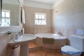 VTII & VTI 2 X Private Villas with pool and garden - Image 3