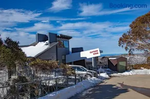 Outside Edge - Image 5