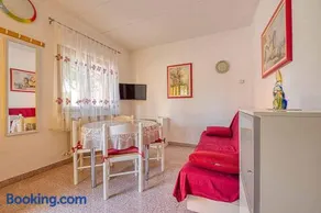 Apartment Marina 1 with shared pool - Image 4