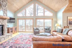 Vaulted Views Stone Lodge - Image 4