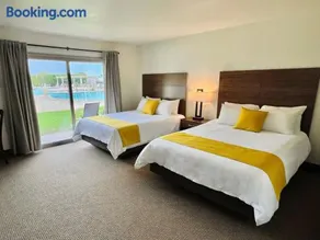 The Inn at Mission Lakes - Image 3