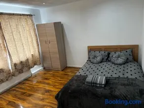Good priced Accommodation in Hayes - Image 5