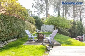 Garden Retreat • Deck Dining + Fire Pit - Image 3