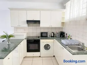 Sea Anemone Apartments - Image 5