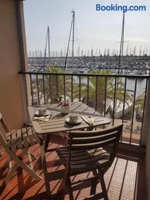 T2 sur le port avec parking - Image 2