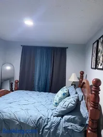 Freshly Renovated 3BR Close to ECU - Image 2