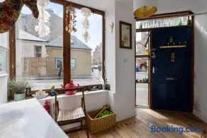 Portobello Charming Seaside 3-BR Holiday Apartment - Image 2