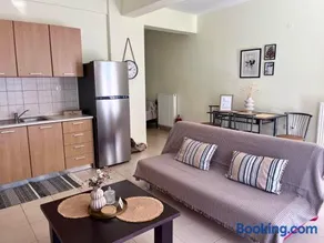 Etheras Guesthouse Fanari - Image 1