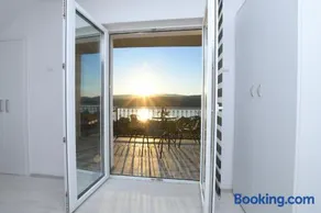 Mokka House - Image 3