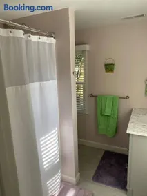 Newly Renovated Guest House - Image 4