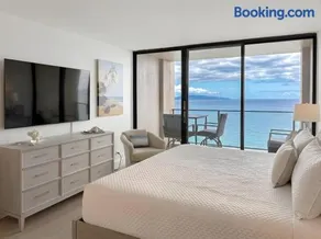 Renovated 8th Floor Oceanfront Studio at The Mahana - Image 1
