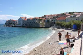 Apartments by the sea Postira, Brac - 2898 - Image 4
