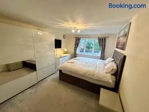 Kings Court Home - Image 4