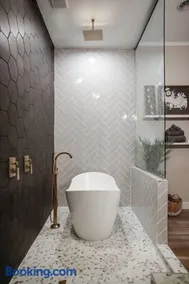 Eternal Romance-The Honeymoon Suite at 1885 Farms - Image 2