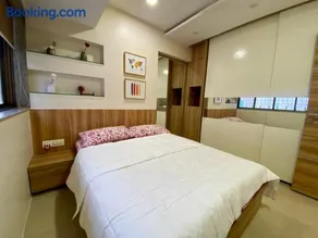 Chic Pad in Bandra West*Wifi* - Image 2
