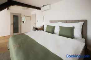 Maison Kounic Palace Suites - Image 2