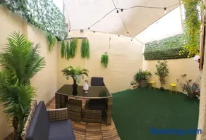 Paris Malakoff Garden Apartments - Image 1