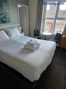 Winston House Guesthouse - Image 4