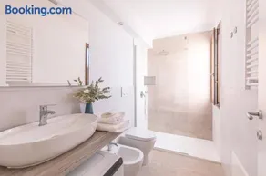 [Costa Verde Coastal Charm] Huge Terrace Wi-Fi A/C - Image 3