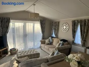 8 lakeview - Image 4