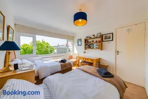 Charming 3 BR House near the New Forest & Sea - Image 5