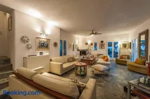 Pure White Seven-Bedroom Villa - 4,736 sq ft or 440sqm - sleeps up to 16 - Image 4