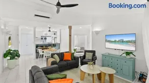 Brigata Townhouse with Pool and Parking - Image 1