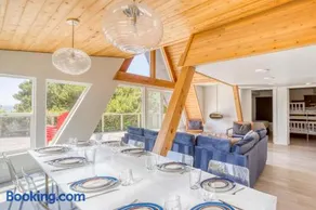 Holiday Beach House - Image 3