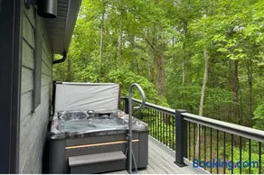 30-Acre Woods, Trail & Salt Hot Tub - Image 1