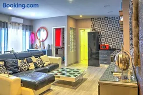 Piso Trianero con Piscina Privada - Image 3