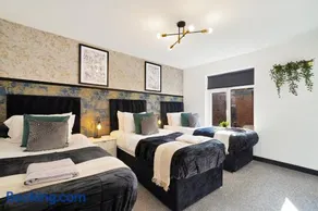 Stylish Stay in Yorkshire - Sleeps 5 - Image 3