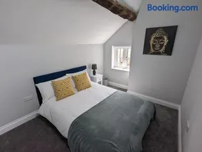 31 High Street - Modern & Stylish 2-bed Apartment - inc parking - Image 5