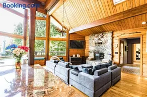 Forest Retreat with Sauna, Fireplace, Firepit & BBQ - Image 4