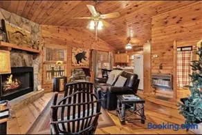 Pet-Friendly Mountain Heaven - Hot Tub and Fire Pit - Image 2