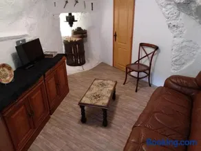 Charming house in Arnedillo with terrace - Image 1