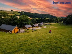 Cherry Cabin - Little Log Cabin in Wales - Image 3
