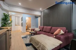 Urban Pearl - Old Town - Unique 4BR/3BA Apartment - Image 1