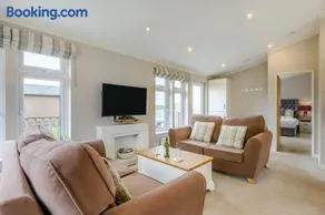 Primrose 1 bed-No Pets-Lily - Image 4