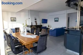 Salamina Blue Horizon House - Image 3