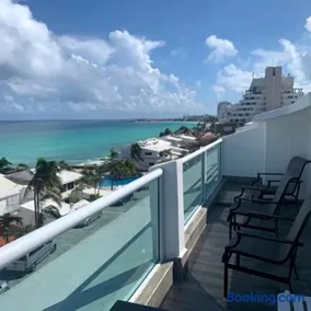 Espectacular Penthouse con Piscina y Vista al Mar en Cancún - Image 1