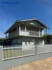 Ampla casa com 5 quartos e vista para o mar - Image 3