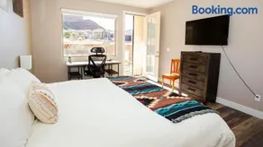 Pet Friendly Southern Utah Luxury FamilyHome Views - Image 2