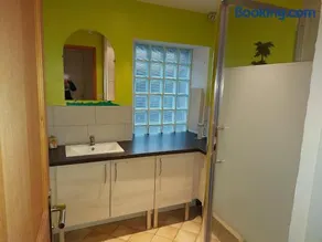 Chambre dans un ecrin de verdure - Image 2