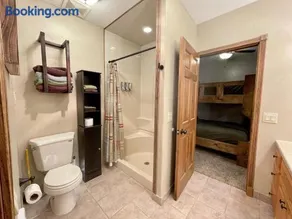 Tails Up Retreat- A Place for you and your dog! - Image 4
