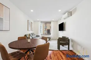 Stylish 2-Bedroom Near Central Park - Laundry - Elevator - Image 3