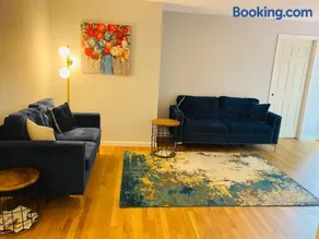1 bedroom terrace view with shared bathroom #3 - Image 2