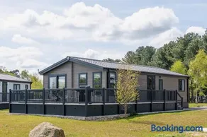 Ella Lodge - Image 2