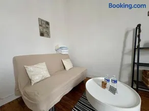 Pelleport - T2 avec 1 Chambre 1 Canapé Lit 1 Salle de Bain - Image 4